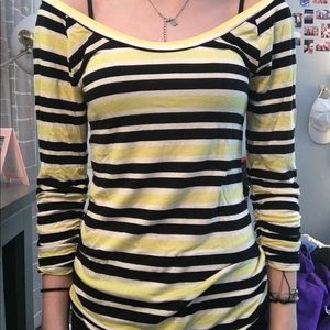 Old Navy U Neck T-Shirt